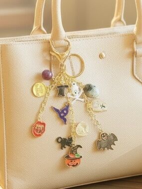 HAND CRAFTED SPOOKY HALLOWEEN BAG CHARM & KEYCHAIN Enamel Witch & Skull Clip